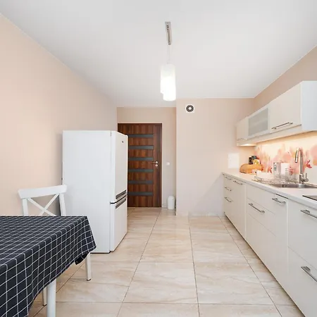 Cozy Corner: With Wifi And Private Balcony *