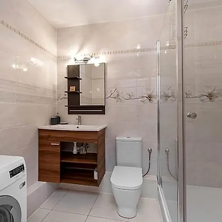 Cozy Corner: With Wifi And Private Balcony * ורוצלב